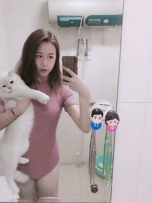 买了两套，这个真的很显瘦，穿起来很仙。