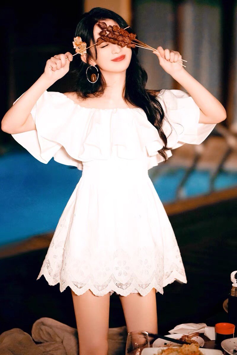 明星赵丽颖同款白色连衣裙女夏季一字肩超仙甜美收腰气质显瘦裙子