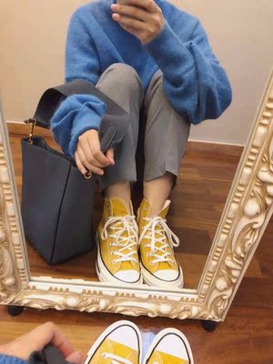 质量没的说，鞋底挺软的，检查了一遍也没有脱胶的情况，第一次穿匡威的鞋子，感觉还不错！下次还来你家！