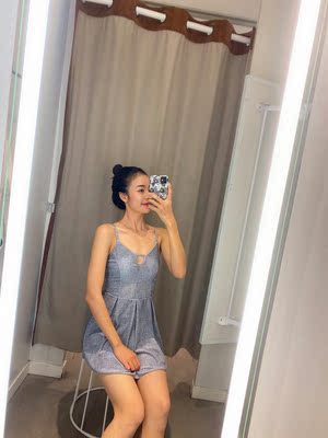 满满高级感,意外的惊喜,面料比图片上的要稍微亮一些,有些银丝的感觉,针织的舒适柔软,穿上很舒服,质量做工都很好,很显瘦,拉的腰线比较好看,拍照挺上镜,过几天跟闺蜜一起泡温泉正好。 满满高级感,意外的惊喜,面料比图片上的要稍微亮一些,有些银丝的感觉,针织的舒适柔软,穿上很舒服,质量做工都很好,很显瘦,拉的腰线比较好看,拍照挺上镜,过几天跟闺蜜一起泡温泉正好。