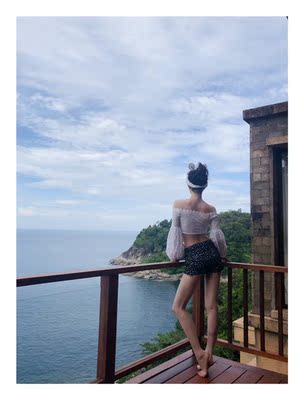 上身无比美。就是有点难穿。不过美就行啦。哈哈。 上身无比美。就是有点难穿。不过美就行啦。哈哈。