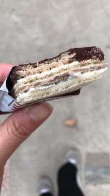 好吃 发货太慢       🌷🌷🌷 终于收到我需要的宝贝了，东西很好，价美物廉，谢谢掌柜的！说实在，这是我淘宝购物来让我最满意的一次购物。无论是掌柜的态度还是对物品，我都非常满意的。掌柜态度很专业热情，有问必答，回复也很快，我问了不少问题，他都不觉得烦，都会认真回答我，这点我向掌柜表示由衷的敬意，这样的好掌柜可不多。再说宝贝，正是我需要的，收到的时候包装完整，打开后让我惊喜的是，宝贝比我想象中的还要好！不得不得竖起大拇指。下次需要的时候我还会再来的，到时候麻烦掌柜给个优惠哦！