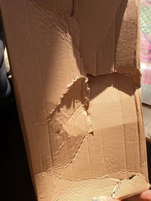 东西不值，就一层，最可气的是快递都坏了，这邮的东西，扎心，