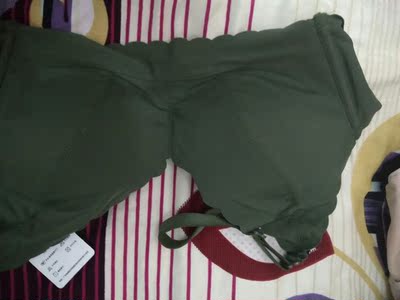 宝贝很便宜,也很好看,摸起来布料挺柔软的,物有所值。 宝贝很便宜,也很好看,摸起来布料挺柔软的,物有所值。