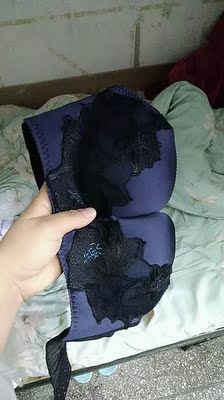 内衣收到了,好看,摸上去柔软舒服,就是快递慢了一点,好评吧 内衣收到了,好看,摸上去柔软舒服,就是快递慢了一点,好评吧