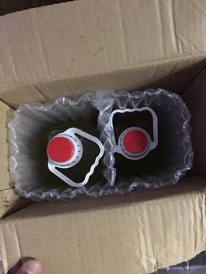 俗话说的好 :酒香不怕巷子深,房县黄酒老家的味道!以前每次开车回来都要刻意的从房县出口下高速,去找几家卖黄酒的。现在好了,有了酒妹的酒,经常又有活动,酒妹的人缘特好,所以这黄酒的生意也做的不错,认定了就买你家的! 俗话说的好 :酒香不怕巷子深,房县黄酒老家的味道!以前每次开车回来都要刻意的从房县出口下高速,去找几家卖黄酒的。现在好了,有了酒妹的酒,经常又有活动,酒妹的人缘特好,所以这黄酒的生意也做的不错,认定了就买你家的!