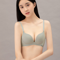 The female underwear has a small breast polymer and a pair of breast protrusionate pendant adjustment type beautiful back without steel ring breast thin