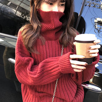In the autumn and winter of 2022 the red and super hot high-collar collar loose and lazy sweaters were equipped with coats to keep warm tops