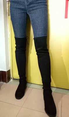 sw长靴真的是百搭系列，包裙，紧身裤，也可以搭长款卫衣下半身消失！之前买的2.5的又换成4.5的了，想显高的入4.5的，个人比较喜欢4.5，显高是没救了！！包腿效果很满意，码数是偏大半码的，客服解答问题超级耐心呢，很愉快的购物体验