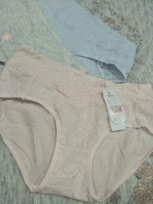 面料真的很柔软，穿上不勒肚子，这个孕期能舒适的度过了，赞\(≧▽≦)/