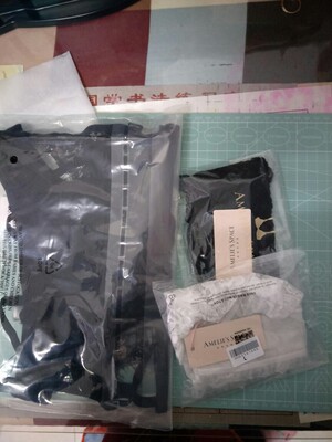 蕾丝特别软，很舒服，内裤的棉质也很好。穿的时候研究了很久😄不知道是不是自己的没模特的大，有点盖不住😓