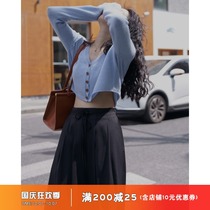 Ouyang Xi early autumn short V-neck cashmere sweater wooden buckle thin cardigan sweater naked thin coat women