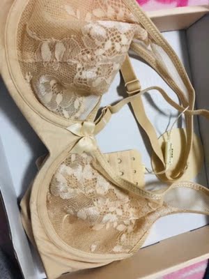 买了好多次了，适合大胸。宝贝已经收到了，真的是物有所值非常的满意。卖家的服务态度很好发货速度也很快，包裹的严严实实没有任何破损。快递小哥送货速度快，总体来说是一次愉快的购物呀，下次有需要还会再来买买买！与卖家描述的完全一致，非常满意,真的很喜欢，完全超出期望值，发货速度非常快，包装非常仔细、严实，物流公司服务态度很好，运送速度很快，很满意的一次购物