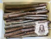 Two boxes of ball ball sauce shipped apple branches Small animals molar fresh logs Chinchilla rabbit Guinea pig molar front teeth