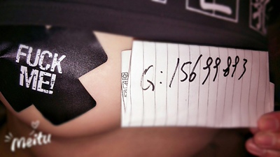 衣服质量是很好，但是感觉可能我肤色有点黑，不适合白色，很蓝瘦，QnQ