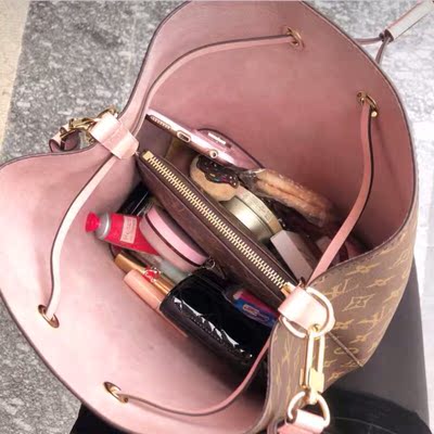 包包质量一如既往的好，选择这家错不了，值得信懒。