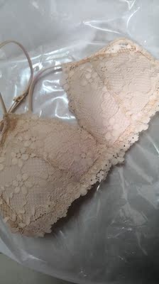 穿着很舒服，发货速度很快，颜色很正，样式也很好看，很喜欢