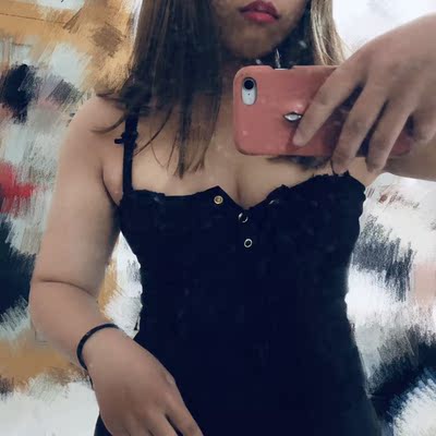 对小胸很不友好 哭哭 好顿挤 哈哈哈哈哈哈哈哈 衣服质量很好 很舒服 物美价廉 ！