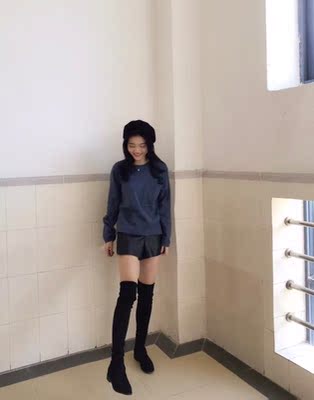 过膝靴每个女孩子都要必备的，冬天搭配个光腿神器就好了。很显瘦，质量也很好，不错的~鞋子非常非常的满意奥，出乎意料的好，尤其是质量，我的天，非常的细腻，麂皮材质的看着很俏皮，而且真的不掉筒，而且长度也够长，保暖性很好，非常的满意