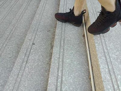 整体来说还是比较好的，打了一次篮球，抓地力也很好