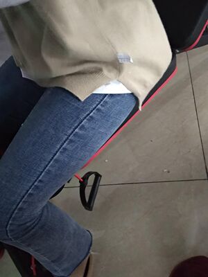 哑铃凳质量不错，管子很粗，用起来很好，个人感觉非常实惠，性价比很高，建议大家去试试！，很愉快的一次购物，满意！