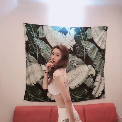 一直想买一款这样的分体泳衣，而且特别显腿长，有点少女感，泡温泉之前收到了，开心！