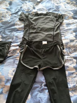 到货速度好快啊,头一天拍,第二天就到货了,质量很棒,穿着很舒服,显瘦 到货速度好快啊,头一天拍,第二天就到货了,质量很棒,穿着很舒服,显瘦