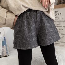 Large size womens clothing 2020 autumn and winter New 200 Jin fat sister wide leg shorts casual fattening enlarged Plaid womens pants