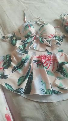 抚摸柔软穿着舒服挺好的，就是我穿着感觉不那么好看，还算满意吧！