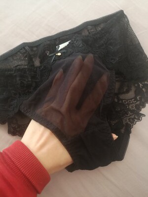 买来搭配文胸的，蕾丝挺漂亮的，就是没注意模特图是穿了双层内裤的效果，实物前边太透了 ，穿上有点尴尬啊😊，个人看法，感觉前边部位再加点蕾丝花纹或者做成双层纱稍微遮挡一下会好很多。