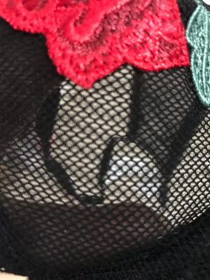 质量非常好 虽然是网的 但是一点也不刺激皮肤 穿着也不嘞 要的就是这种 穿着舒服的