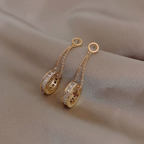 A D Hepburn super good looking face thin earrings hypoallergenic do not fade commuter all temperament earrings female