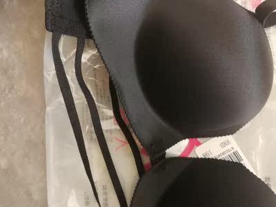 发货速度快物流也快。一点儿都没让人失望！！手感好，上身效果也好，贴身舒适，好评。