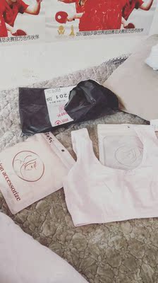 今天有空才拿来，是纯棉的，和店家描述的一样，没让我失望，比实体店便宜，摸着面料很舒服，下次还会光顾的，店家服务态度很好！先穿着，改天再来追评！