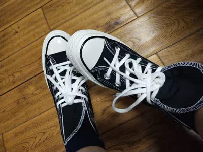 鞋子很好穿起来很舒服应该是正品喜欢