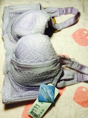 购买很多次了 这几年都穿这家的内衣。后背包裹的非常好 价格也实惠 可惜现在实体店越来越少啦。希望多些调整型美背的款式。