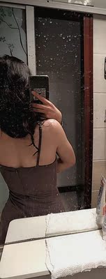 超级快,看了好多家都说快递停运了,没办法,终于有一家快递还能发,很感谢哦,因为着急穿。布料感觉有点绒绒的那种,质量非常好,不是那种廉价的,超级显身材,我163 94 胸前那块有点大,所以鼓起来了,但是超级喜欢哦,最后一张我划线的地方有点大, 超级快,看了好多家都说快递停运了,没办法,终于有一家快递还能发,很感谢哦,因为着急穿。布料感觉有点绒绒的那种,质量非常好,不是那种廉价的,超级显身材,我163 94 胸前那块有点大,所以鼓起来了,但是超级喜欢哦,最后一张我划线的地方有点大,