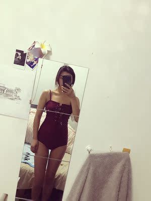 质量很好 就是颜色有点深 要是浅一点更完美 性感又不漏 很喜欢很稀罕 买来泡温泉的 质量很好 就是颜色有点深 要是浅一点更完美 性感又不漏 很喜欢很稀罕 买来泡温泉的