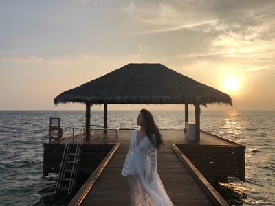 拍照真的非常好看，随手拍都很大片，去马代穿了2小时拍照，已洗干净，有需要的联系咸鱼～