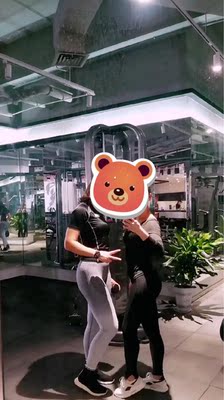 帮朋友买的，她直夸裤子很好看哦！质量款式都很棒，而且非常百搭，穿起来也非常舒适，好评没话说！会继续支持的哦！