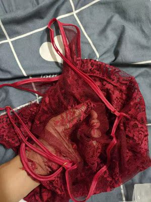 虽然是蕾丝,但是好丝滑啊,我喜欢这扣子颜色,和这衣服搭的真配 虽然是蕾丝,但是好丝滑啊,我喜欢这扣子颜色,和这衣服搭的真配