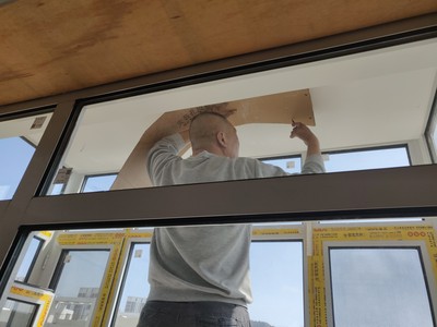 讨论菜鸟求助：德国kfe晾衣架和好太太到底哪个好用？有差别？