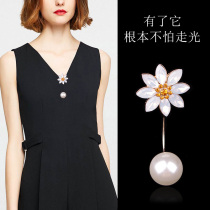 Japan and South Korea high-end crystal collar needle blouse Pearl collar flower simple cardigan pin anti-light brooch shawl buckle accessories