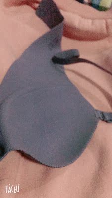 面料很舒服，版型也好看，挺喜欢的