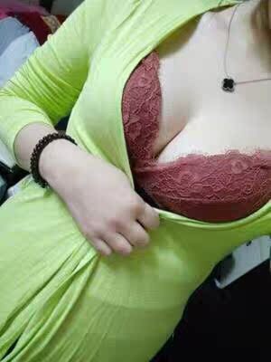 生老大的时候还没什么,生了老二就不行了,完全下垂了,用他家的两个疗程,现在变得很挺很有弹性,嘻嘻,现在闺蜜都羡慕我。 生老大的时候还没什么,生了老二就不行了,完全下垂了,用他家的两个疗程,现在变得很挺很有弹性,嘻嘻,现在闺蜜都羡慕我。