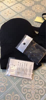 收到货后迫不及待的试穿一下，真的很舒服，不紧绷，也不会掉，聚拢效果非常好，这是我网淘最成功的一次