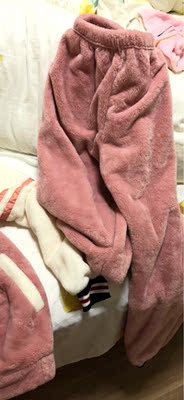 质量不错，非常暖，大冬天的特别依赖这套衣服，楼下买菜没问题，款式好看，颜色也好看，买了好几套这家的衣服了，虽然贵点，但质量确实比较好。