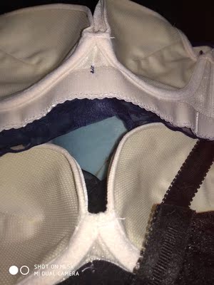 内衣质量棒棒的,穿起来很舒服,面料是很亲肤的面料。建议大家购买哦 内衣质量棒棒的,穿起来很舒服,面料是很亲肤的面料。建议大家购买哦