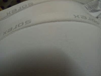 服务差!第一次买发错颜色。第二次买,质量差!售后叫我直接留下来。???exm因为便宜吗?!灰色有色差!!! 服务差!第一次买发错颜色。第二次买,质量差!售后叫我直接留下来。???exm因为便宜吗?!灰色有色差!!!