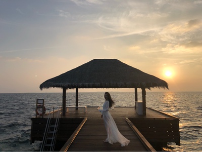 拍照真的非常好看，随手拍都很大片，去马代穿了2小时拍照，已洗干净，有需要的联系咸鱼～